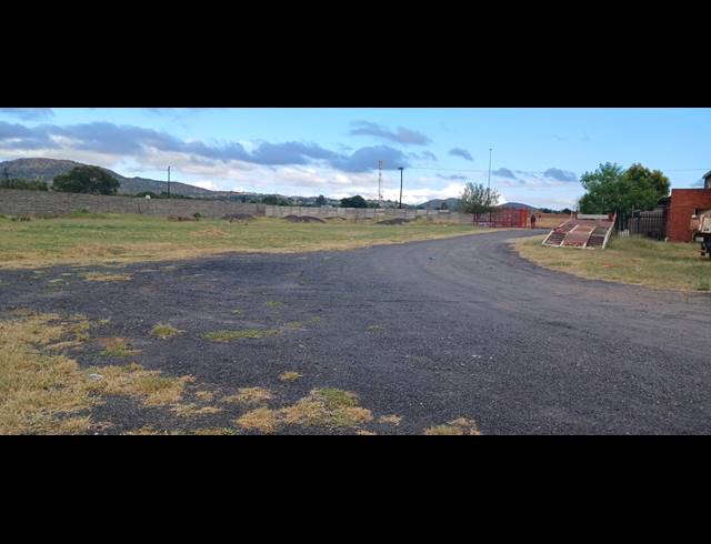 1,939M² WAREHOUSE FOR SALE IN TLHABANE